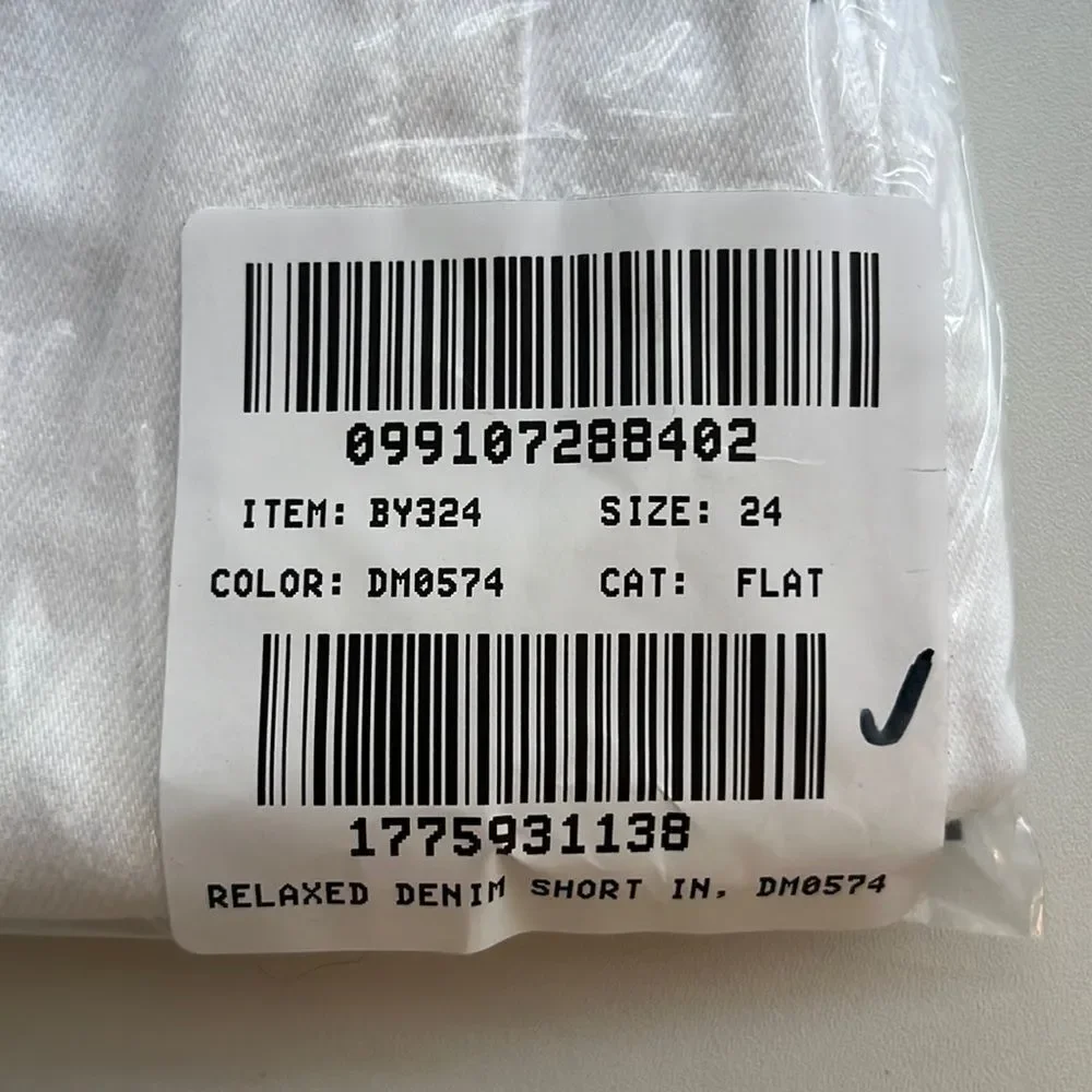 J Crew Relaxed denim short in‎ white Size 24 - Picture 9 of 11